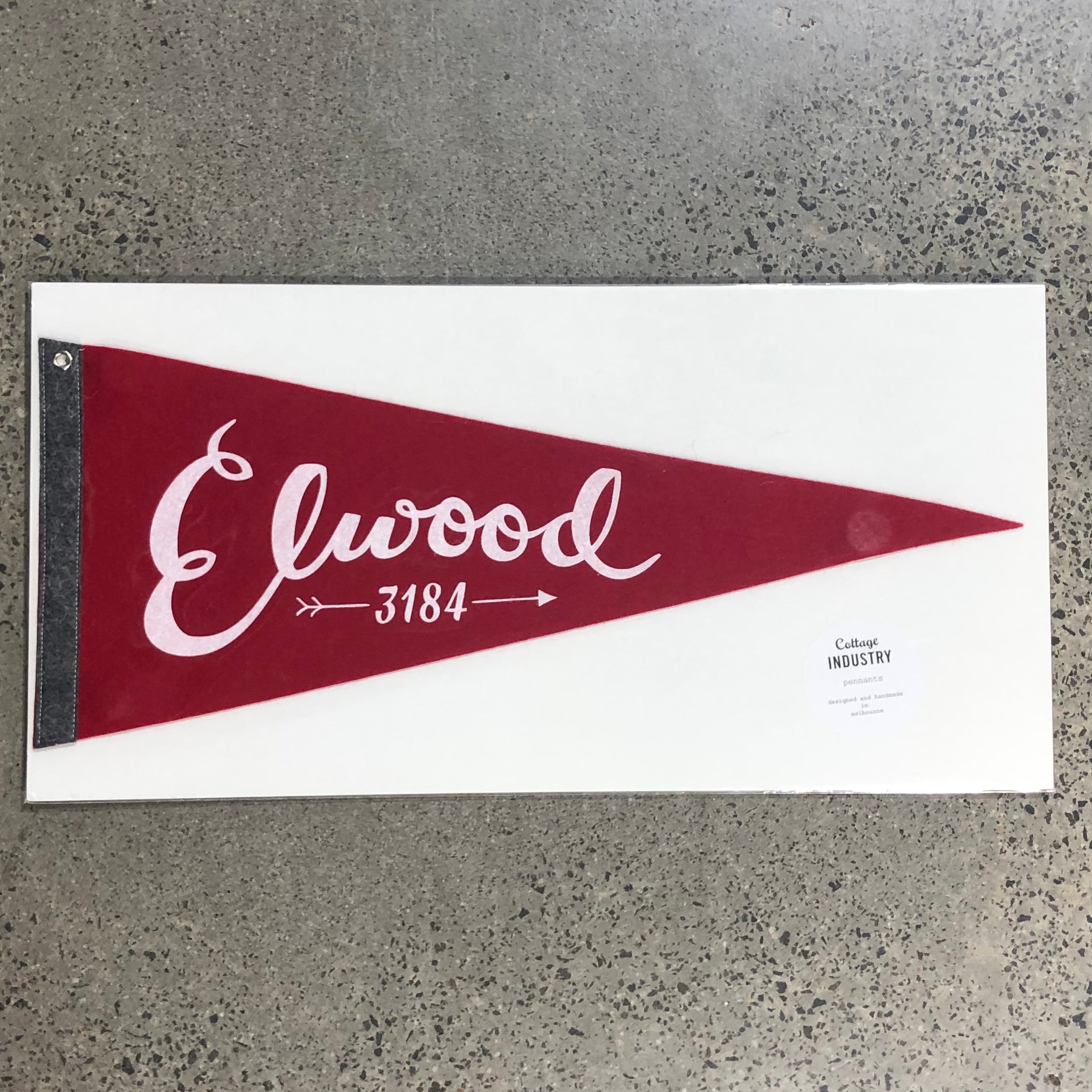 Pennant Elwood in Red and Grey