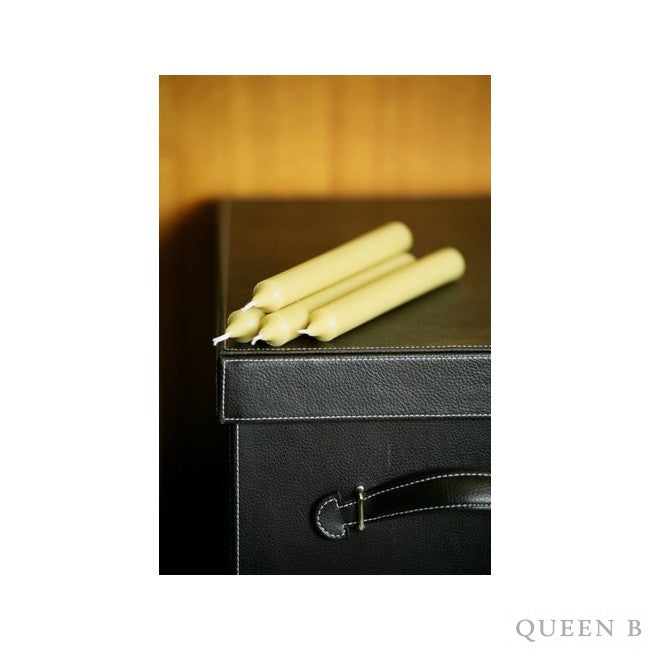 Queen B Taper Candles pack of 4 / 12 hours burntime each Candle