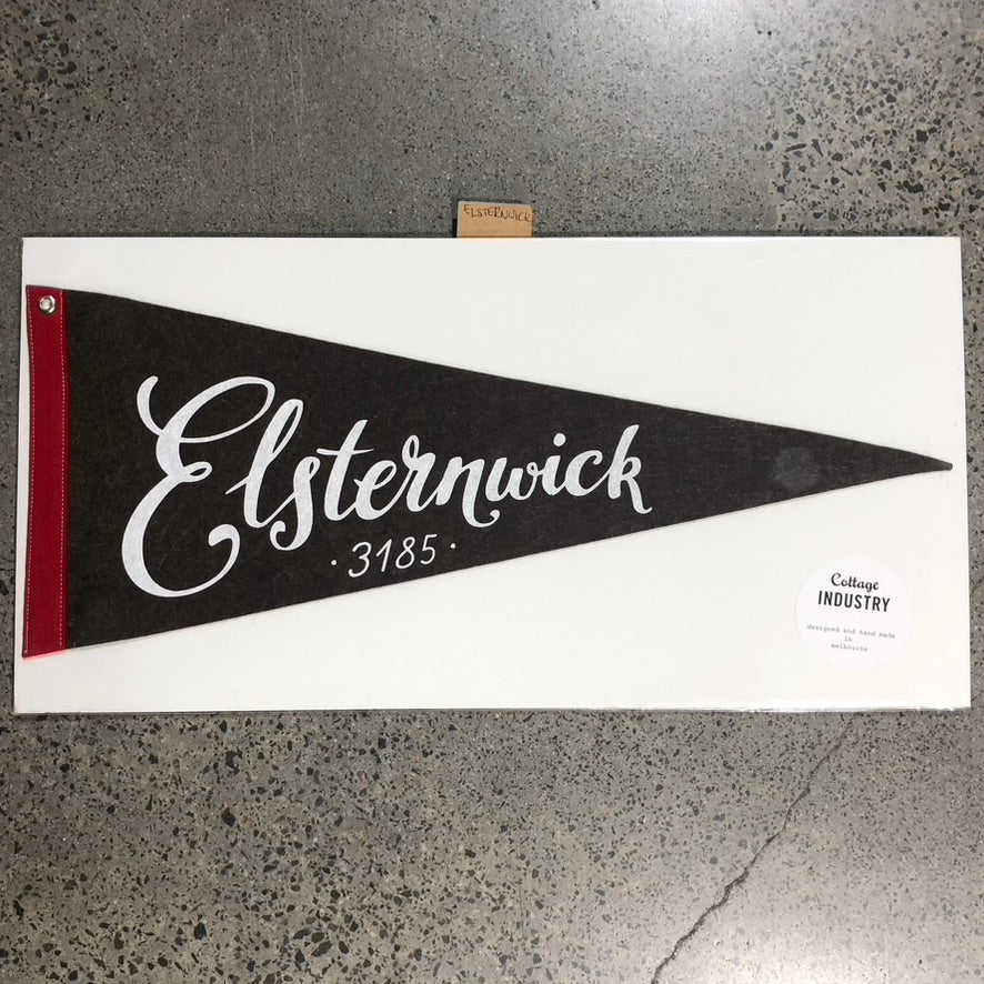 Pennant Elsternwick in Brown and Red