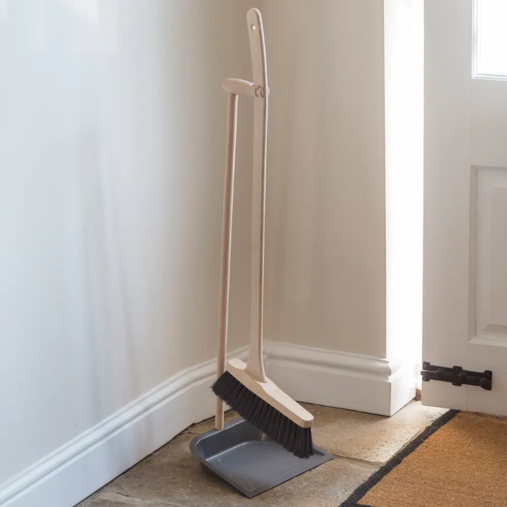 Dust pan and brush - free standing
